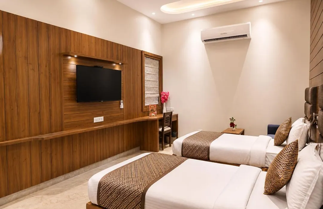 Hotel Cresent - Near Assi Ghat Varanasi-1